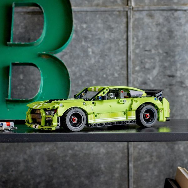 Конструктор LEGO Technic 42138 Ford Mustang Shelby GT500 42138 фото