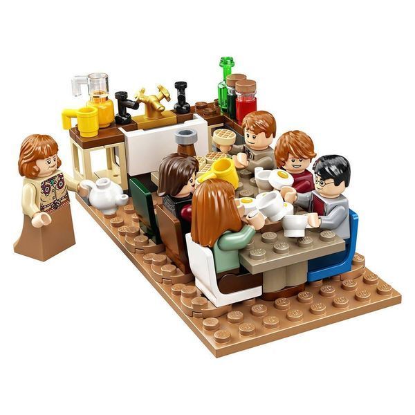 Конструктор LEGO Harry Potter 75980 Нападение на Нору 75980 фото