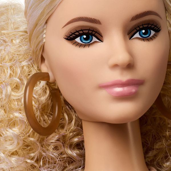 Колекційна лялька Barbie Basics Model 07 &mdash; Блондинка з кучерявим волоссям (JJX26) JJX26 фото