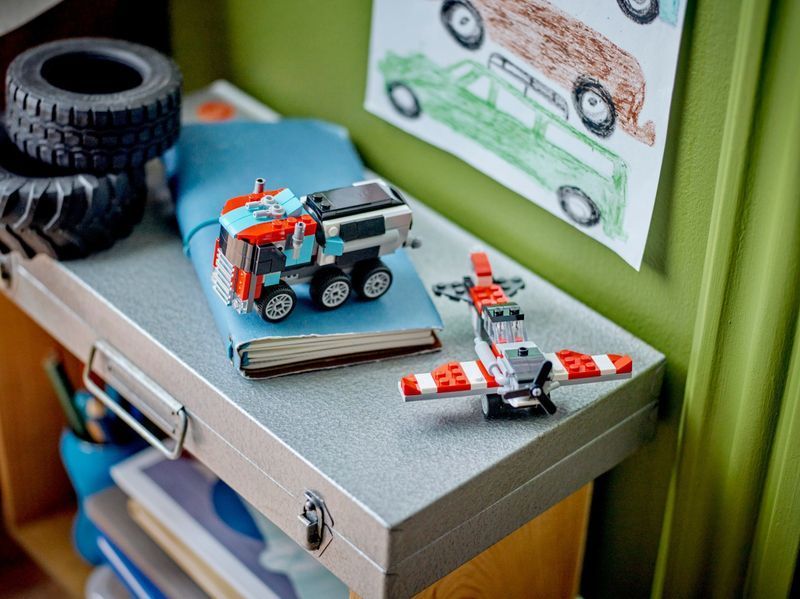 Конструктор LEGO Creator 31146 Вантажівка з платформою та гелікоптер 31146 фото