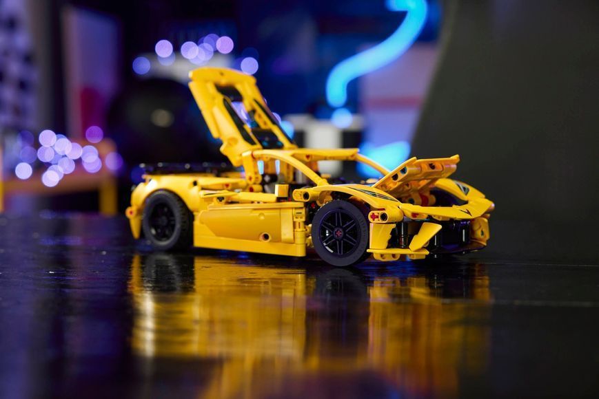 Конструктор LEGO Technic 42205 Chevrolet Corvette Stingray 42205 фото