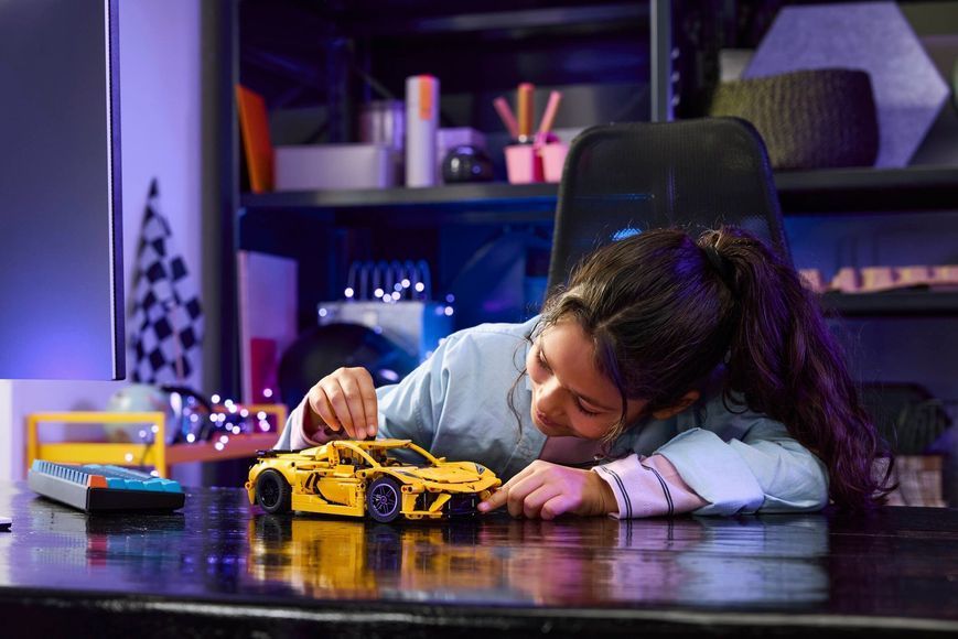 Конструктор LEGO Technic 42205 Chevrolet Corvette Stingray 42205 фото