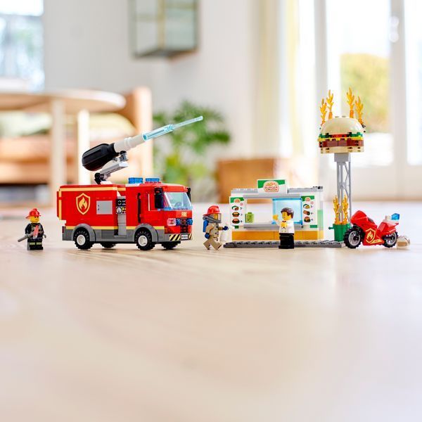 Конструктор LEGO City 60214 Пожежа в бургер-кафе 60214 фото