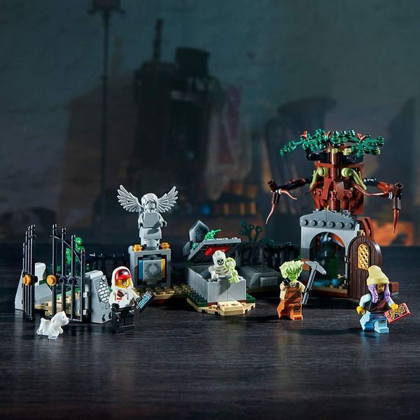 Конструктор Lego Hidden Side 70420 Загадка старого кладовища 70420 фото
