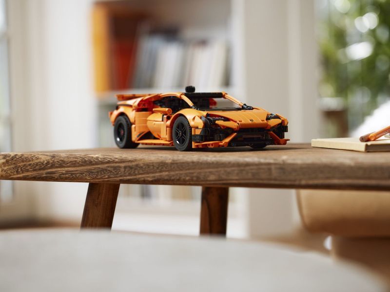 Конструктор LEGO Technic 42196 Lamborghini Huracan Tecnica Orange 42196 фото