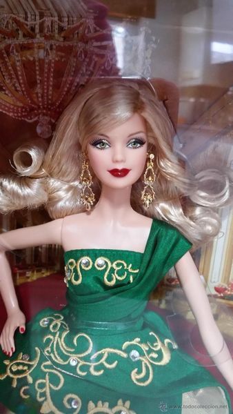 Коллекционная кукла Барби Праздничная 2011 &mdash; Barbie Holiday (T7914) T7914 фото