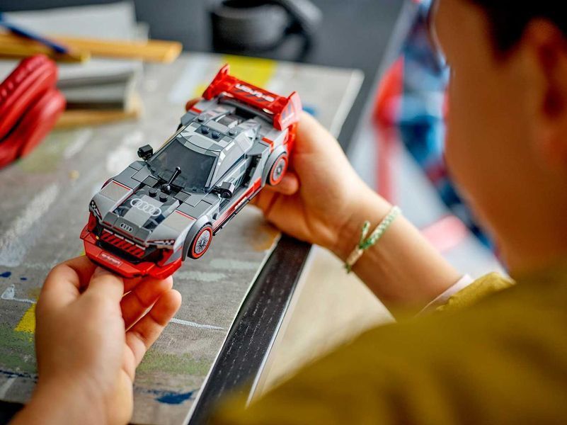 Конструктор LEGO Speed Champions 76921 Гоночний автомобіль Audi S1 e-tron quattro 76921 фото