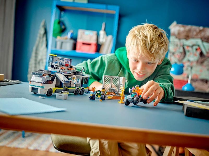 Конструктор LEGO City 60418 Полицейский грузовик с криминалистической лабораторией 60418 фото